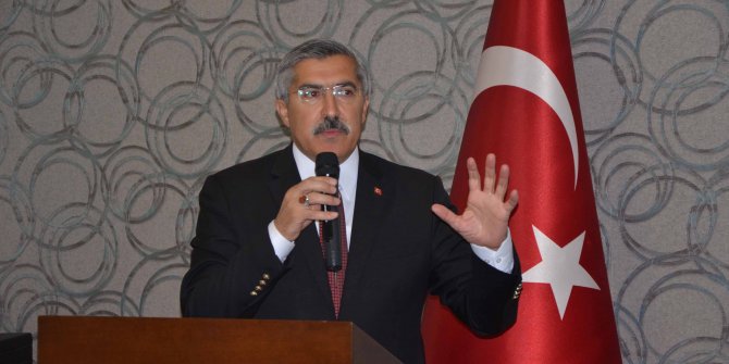 Sosyal medyaya ilişkin açıklamalarda bulundu... AKP'li isme göre demokrasiler tehdit ediliyor