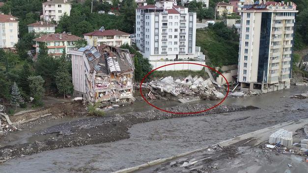 Adliyeye sevk edilmişti... Ölçer Apartmanı'nın müteahhidine ilişkin karar verildi
