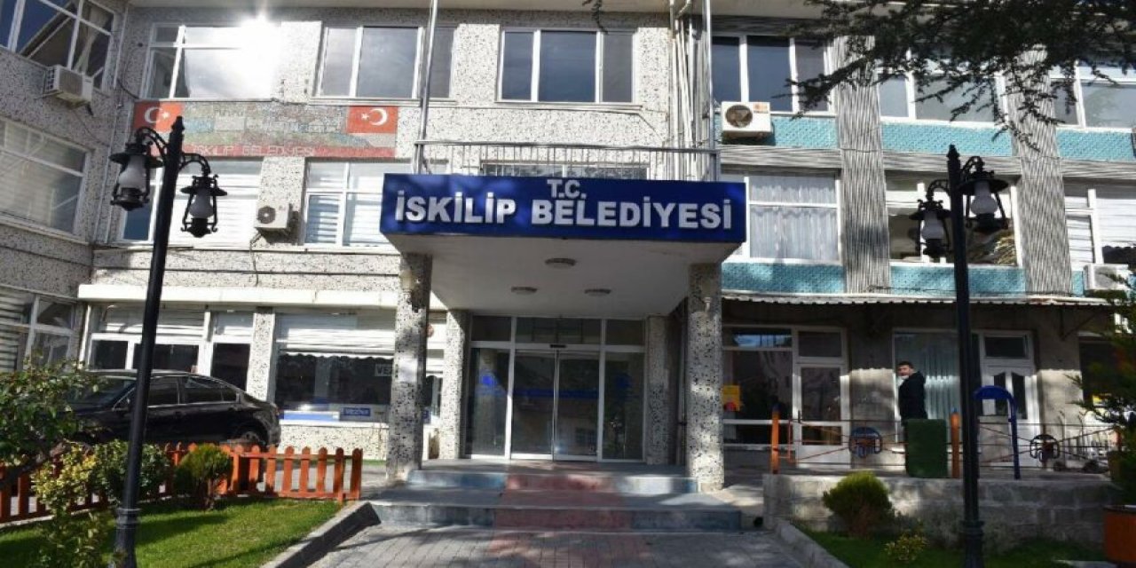 MHP’li başkanı yolsuzlukla suçlamışlardı... MHP'de istifa depremi... İki Meclis üyesi zehir zemberek sözlerle partiden ayrıldı!