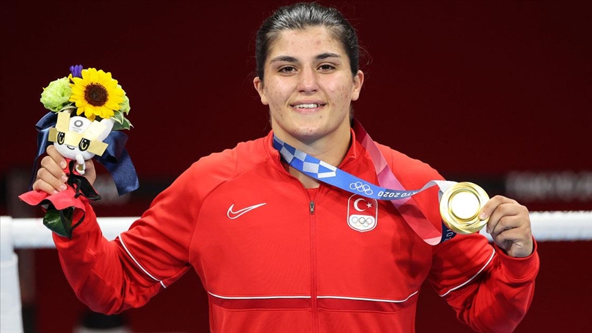 Milli sporcu Busenaz Sürmeneli'nin acı günü