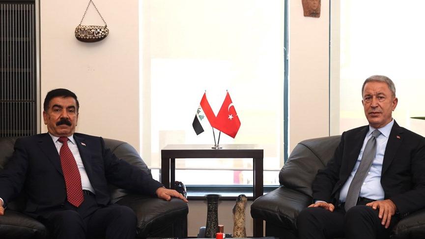 Bakan Akar, Iraklı mevkidaşı ile görüştü