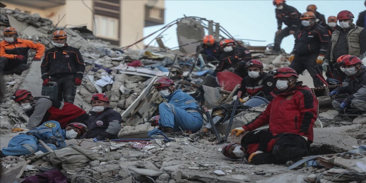 Dünya basını İzmir depremini böyle gördü!