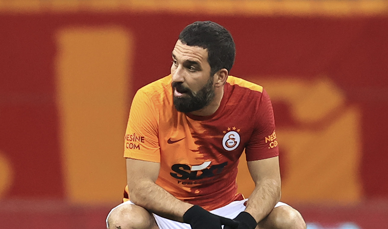 Galatasaray'dan Arda Turan açıklaması! Sahalardan ne kadar uzak kalacak?