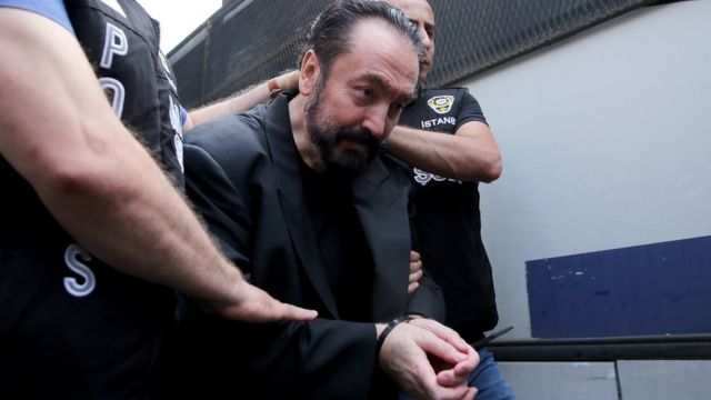 Adnan Oktar cemaatini anlatıyor! 'Turnike' kitabına Oktarcılar'dan bir dava daha