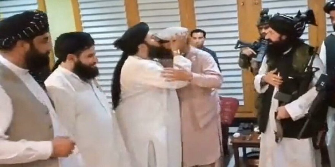 Yerel medyada bu görüntüler servis edildi! Eski Afganistan Cumhurbaşkanı Gani’nin kardeşi Taliban’ı mı destekliyor?