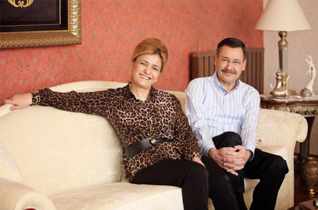 Her gün bir yeni skandal! Bu kez Melih Gökçek'in eşi Nevin Gökçek'in 'ucuz depo' skandalı patladı!