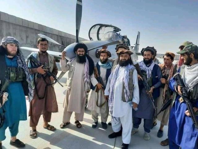 Şüpheler gerçek oldu! ABD'nin geride bıraktığı silahlar Taliban'ın elinde