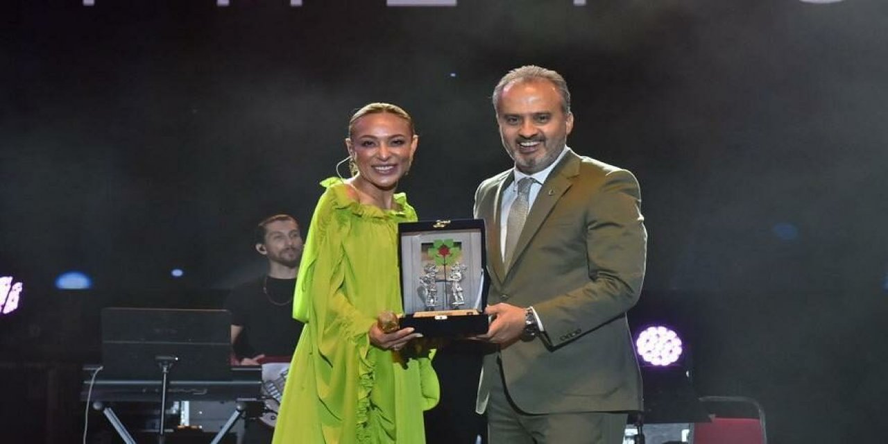 Erdoğan'ın "tasarruf" genelgesi karşılık bulmadı! Borç batağındaki AKP’li belediyeden "4 milyonluk" festival!