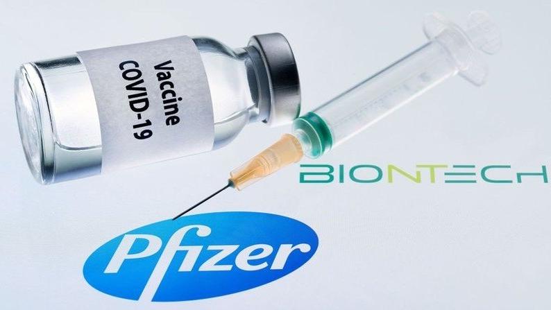 Dünyada ilk! BioNTech aşısına tam onay verildi