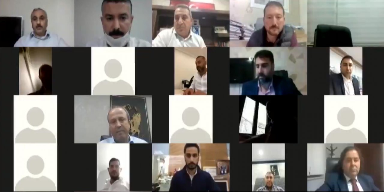 "Deprem toplantısında" depreme yakalandılar!