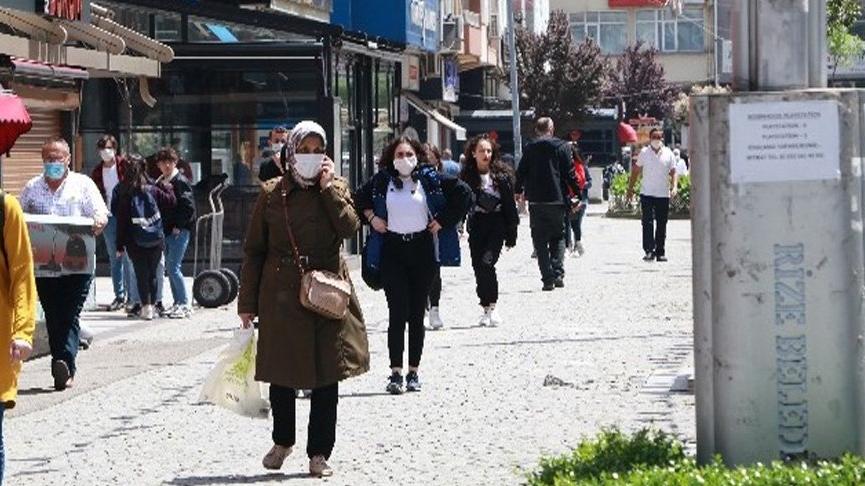 Kentteki yeni gelişmeyi Bakan Koca duyurdu! Vaka sayısı en çok artan iller arasında