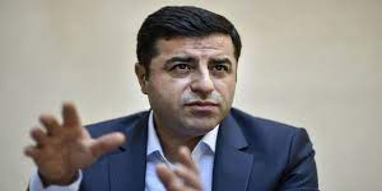 "Maçın bitmesine az kaldı" diyerek açıkladı! Selahattin Demirtaş'tan muhalefete dikkat çeken çağrı! "Marcao'nun Kerem'e yaptığını yapmayın"
