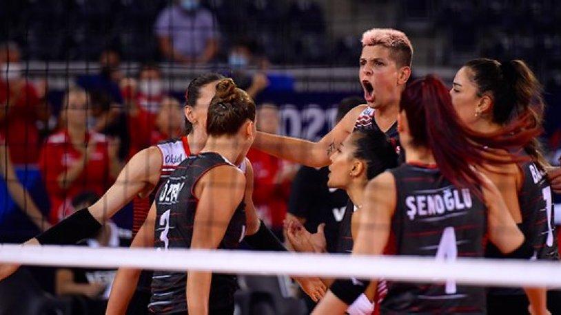 A Milli Kadın Voleybol Takımı fırtına gibi! 5'te 5 yaptılar