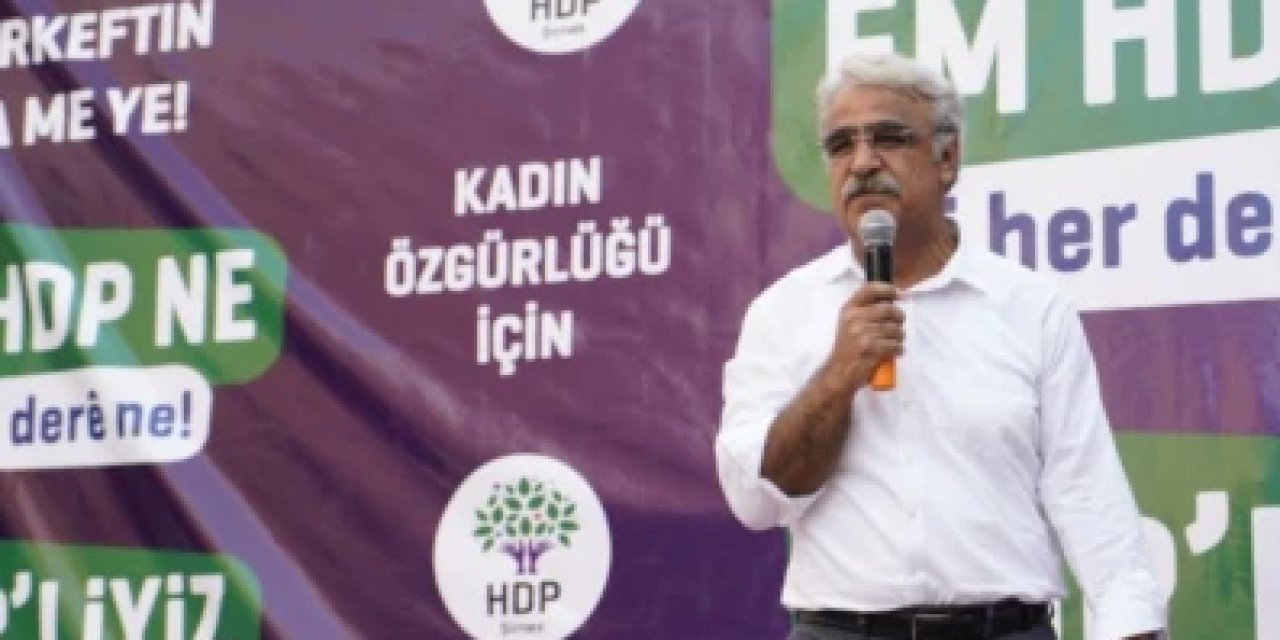 "İşin arka planını biraz kurcalayalım" dedi ve yazdı! "HDP’nin deklarasyonuna hangi ittifak yatar?.." Ahmet Takan kulis bilgilerini paylaştı!