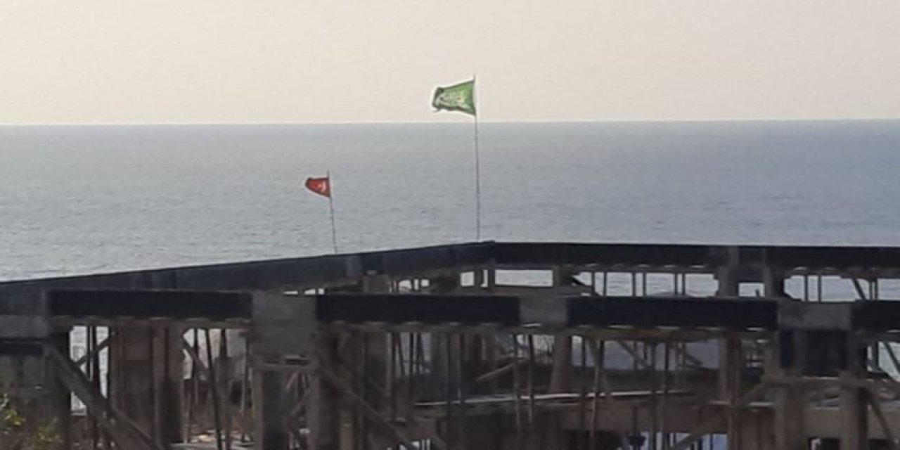 Cami inşaatına asılan "hilafet bayrağı" tepki çekmişti... Valilikten açıklama geldi!