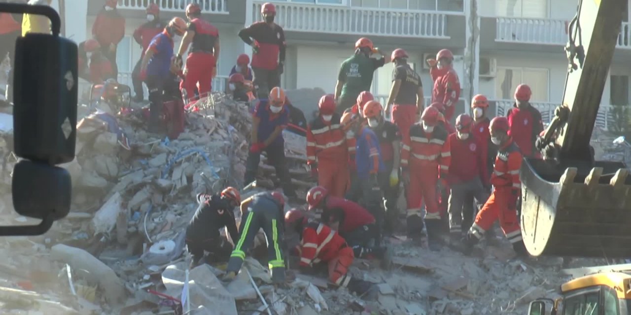 Büyük trajedi... 28 yıl sonra aynı kaderi yaşadılar! Erzincan'dan kaçtıkları depreme İzmir'de yakalandılar...