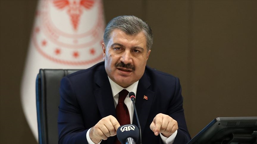 Sağlık Bakanı Koca çileden çıktı! Kendisinin ve ailesinin aşı olmadığı iddialarına yanıtı sert oldu