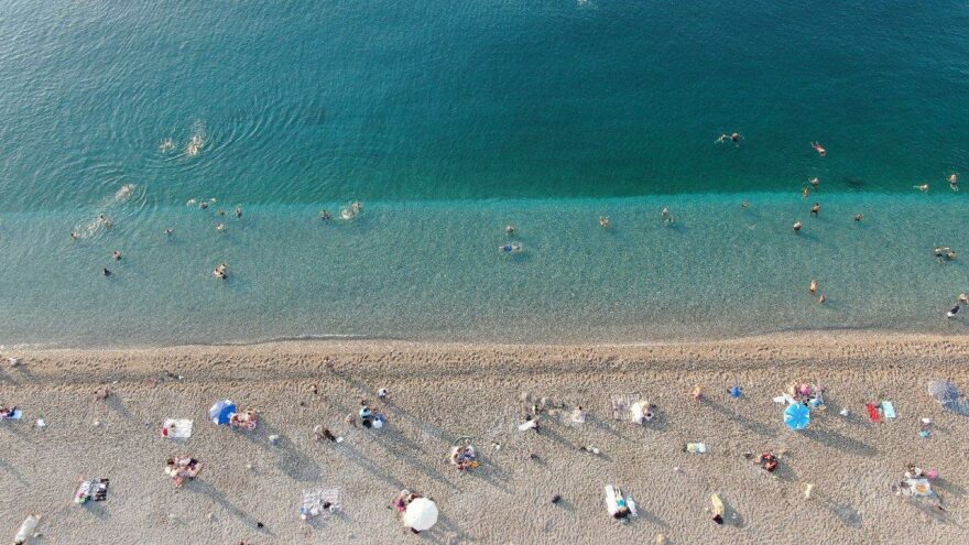 Ünlü sahil açık hava oteline döndü