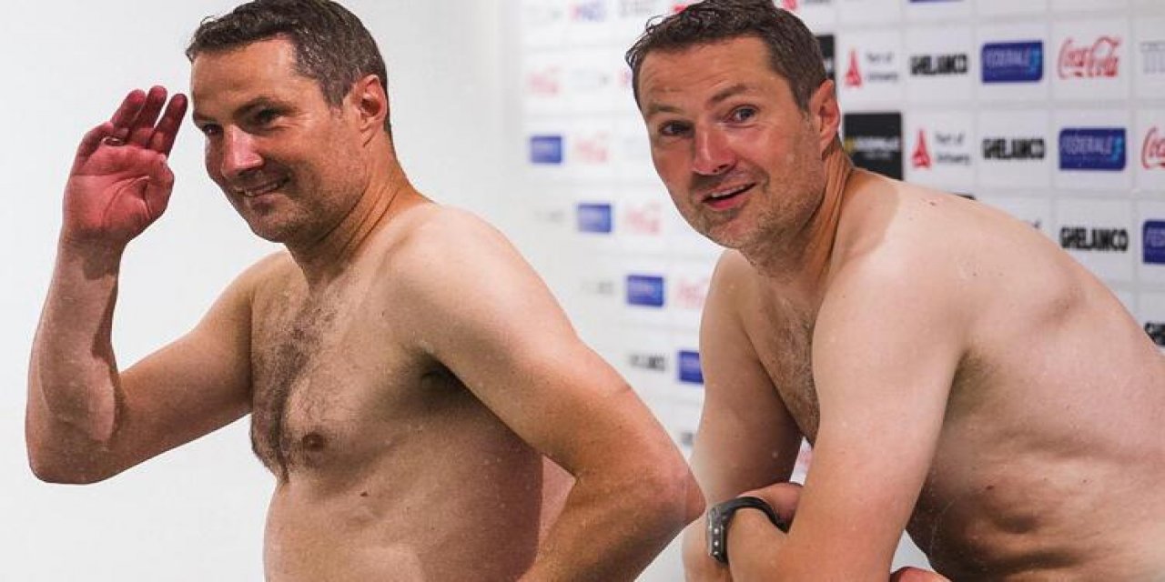 Dediğini yaptı... UEFA Avrupa Ligi'nde gecenin şoku!  Basın toplantısına çıplak çıktı!