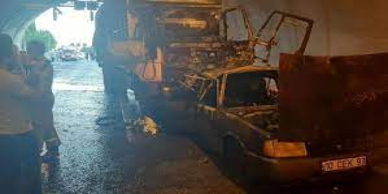 Korkunç kaza! Kamyonun çarptığı otomobil alev aldı; 4 kişi feci şekilde can verdi!