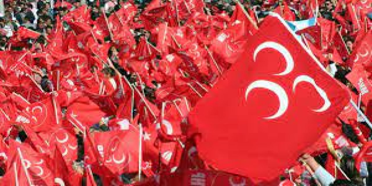 MHP’li Kütahya Belediyesi’nde skandal iddia! Yardımcıları dayak yerken, belediye başkanı pasta yedi!