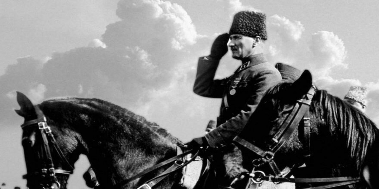 Bir ulusun kurtuluşa, çağdaşlığa kapı açan "Büyük Zafer"inin 99. yılı... Hiç eksilmeyen gururla...