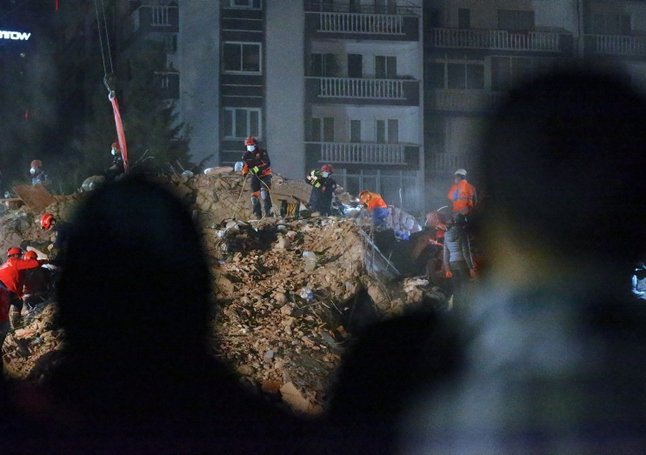 Depremde yaşlı kadının torunundan acı haber