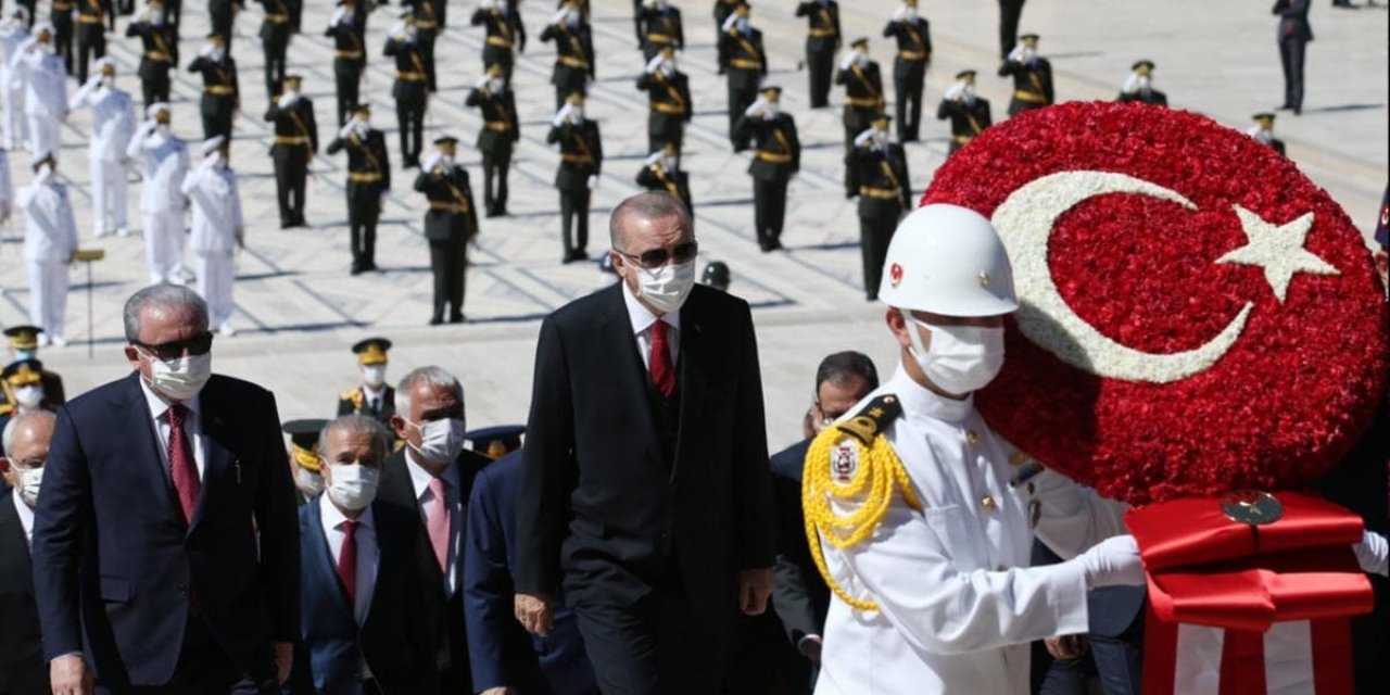Devlet erkanı Ata'nın huzurunda! İşte Erdoğan'ın Anıtkabir Özel Defteri'ne yazdığı mesaj "Türkiye Cumhuriyeti devleti emin ellerdedir"