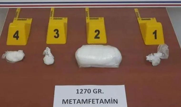 Araçtan 500 bin TL'lik uyuşturucu çıktı