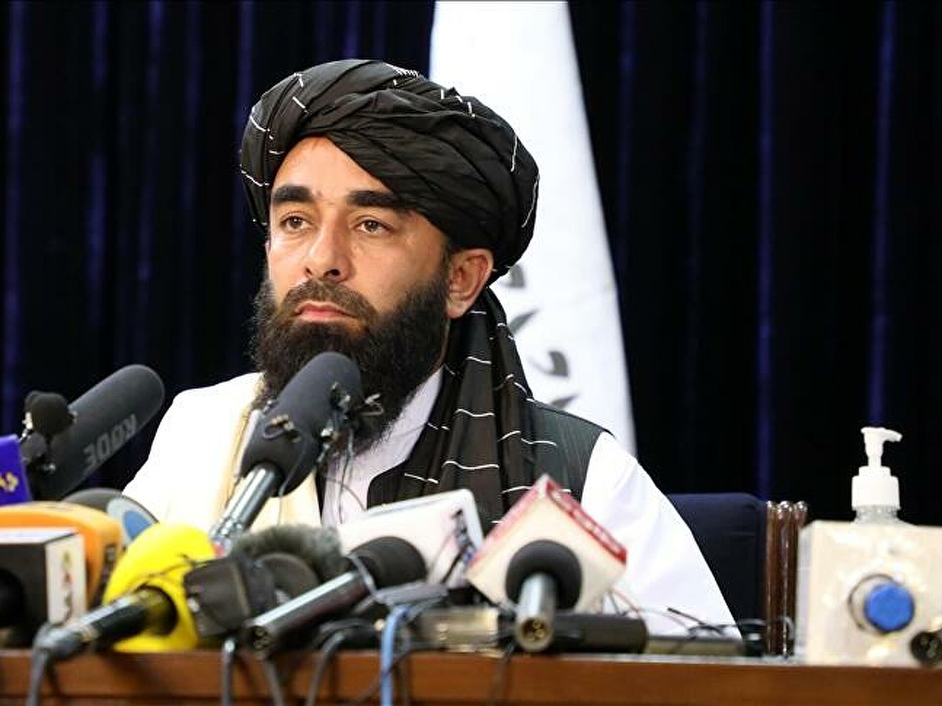 Kurulması beklenen Afgan hükümetiyle ilgili iddialar ortaya atılmıştı... Taliban Sözcüsü'nden bu iddialara yanıt!