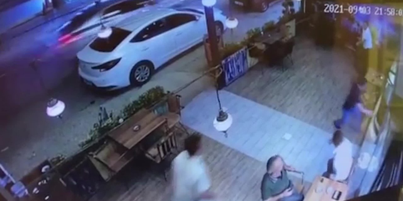 TARTIŞTIĞI KİŞİYE  ATEŞ ETTİ