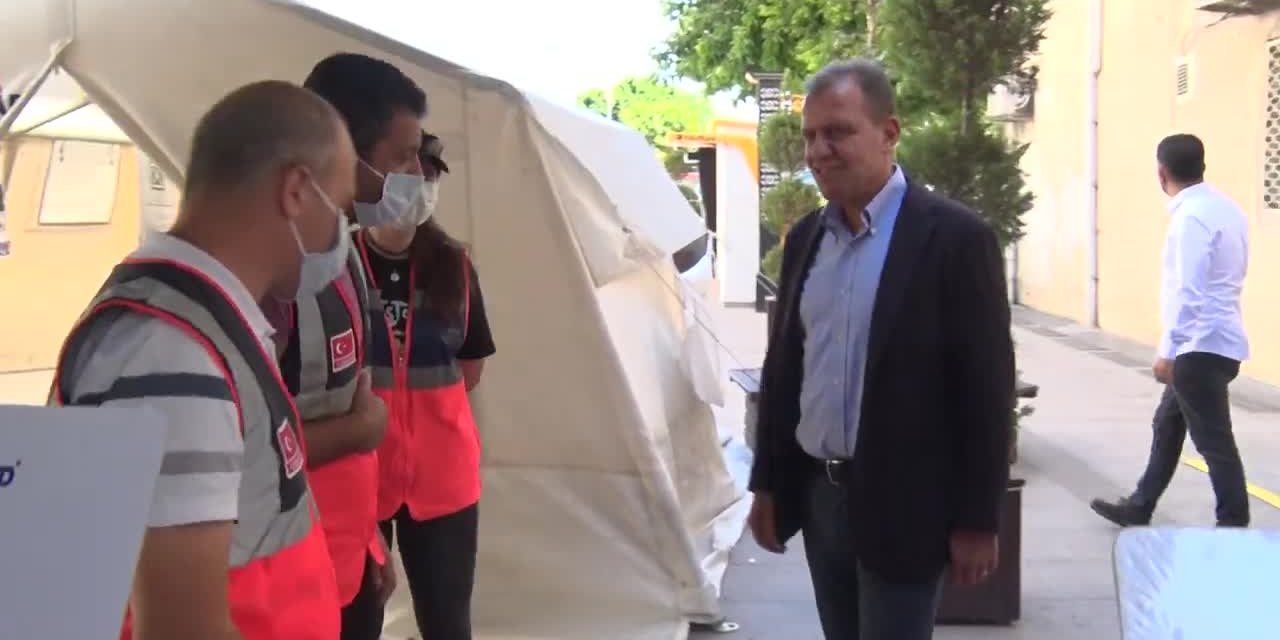 VAHAP SEÇER,İN AFAD BİLİNÇLENDİRME VE EĞİTİM STANDINI ZİYARET ETTİ