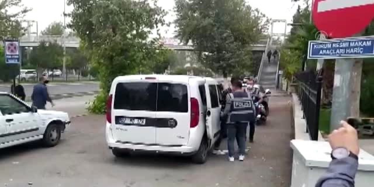 İzmir'deki depremle ilgili provokatif paylaşım yapan 2 kişi hakkında yasal işlem başlatıldı