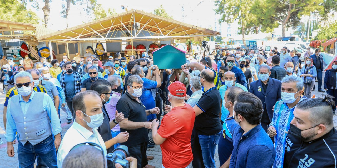 Sunucu Dilay Kemer, son yolculuğuna uğurlandı