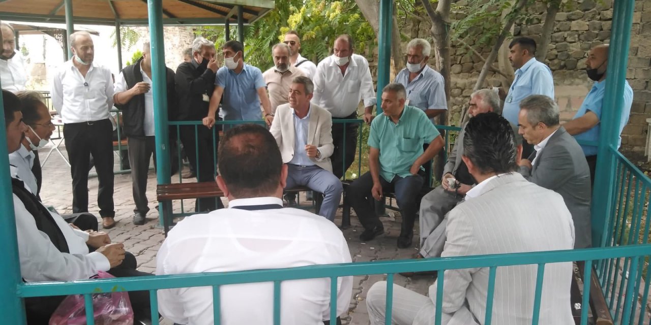 İYİ PARTİLİ ATAŞ: “EKONOMİSİ YÜZDE 21,7 BÜYÜYEN ÜLKEDE, ESNAF BELEDİYEYİ BASMAZ, ‘AÇIZ DEMEZ”