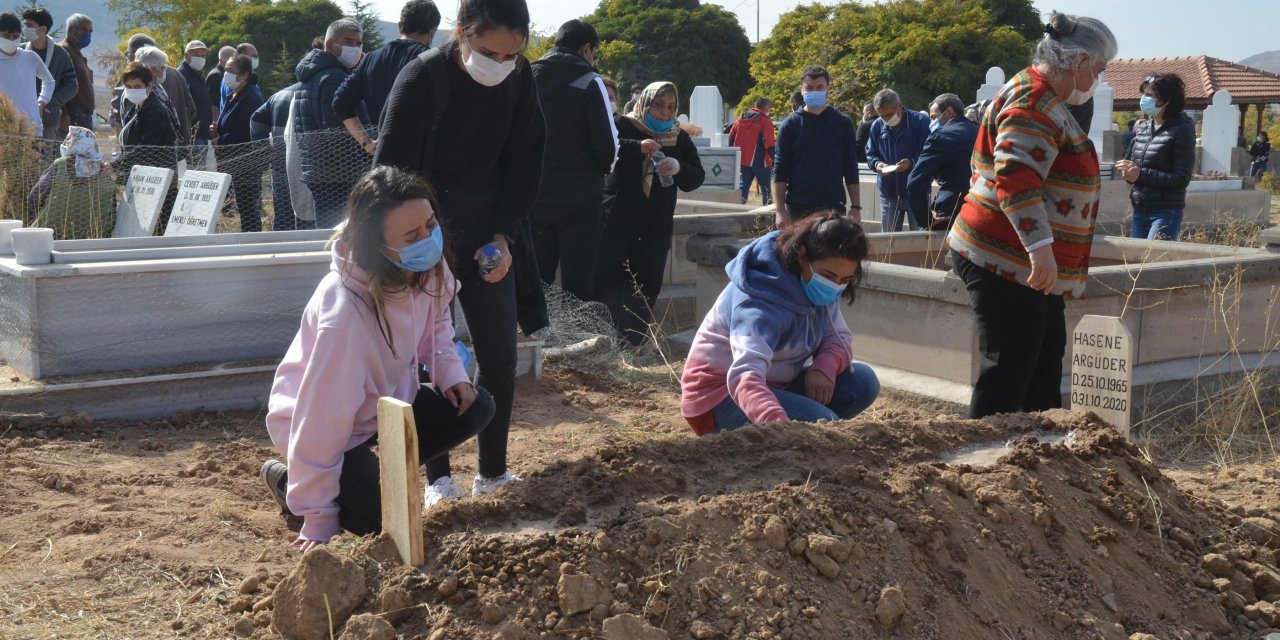 Depremde ölen 1 çocuk annesi Kayseri’de toprağa verildi