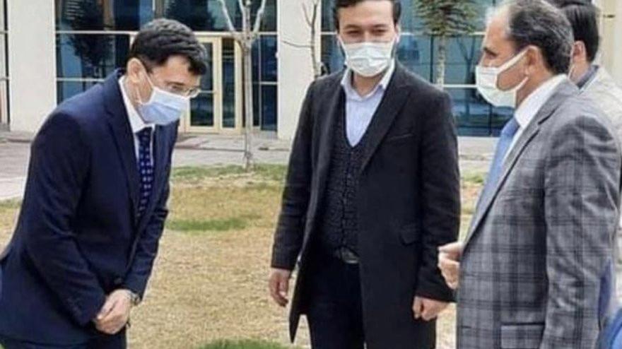 AKP'lileri el pençe karşıladığı görüntüler gündeme bomba gibi düştü! Kendini ise bir garip savundu: "Olağan bir karşılama idi"