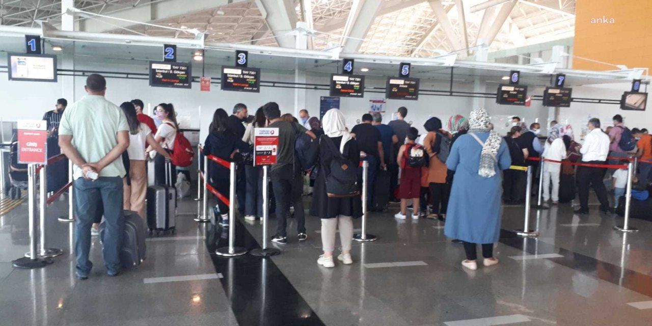 KARS HARAKANİ HAVALİMANINDA PCR KARMAŞASI