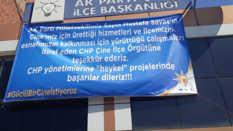 Aydın'da AKP ile CHP arasında pankartlı çekişme