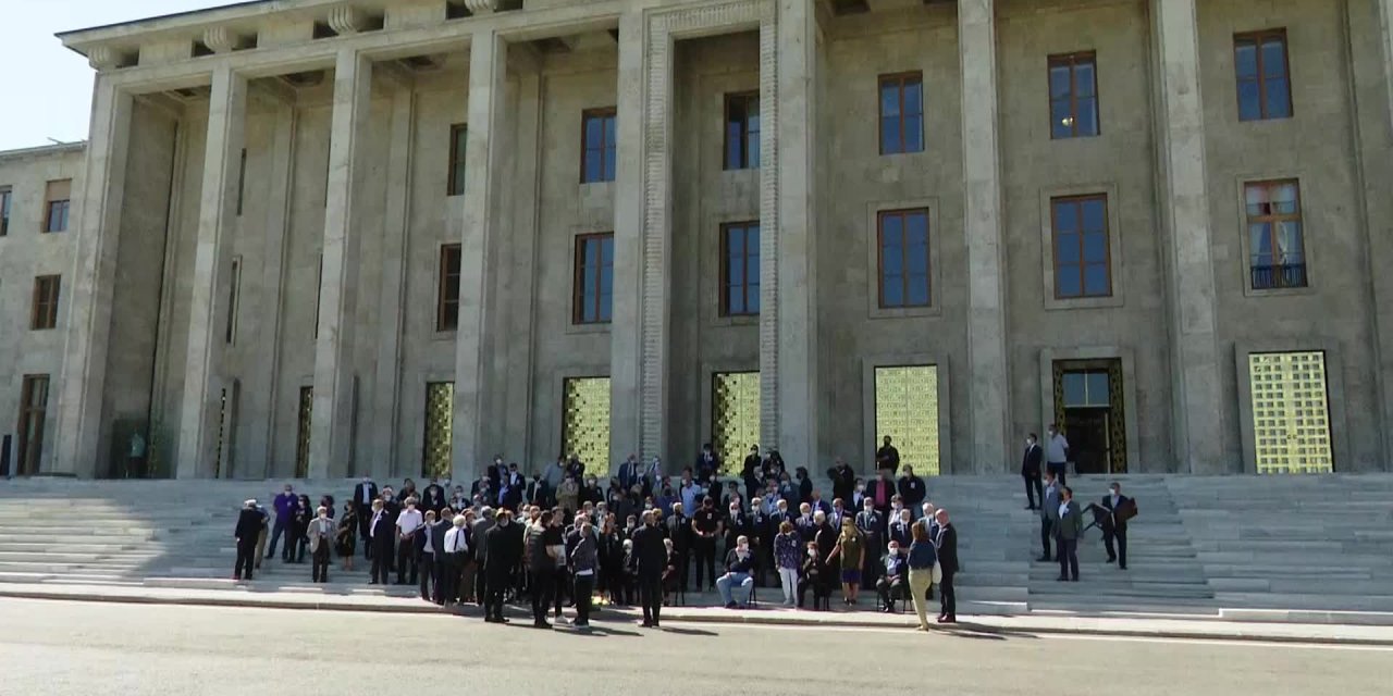 CHP LİDERİ KILIÇDAROĞLU, ESKİ MİLLETVEKİLİ Biltekin ÖZDEMİR'İN CENAZE TÖRENİNE KATILDI