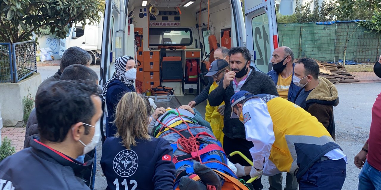 Ümraniye'de 4 katlı binanın çatısından düştü