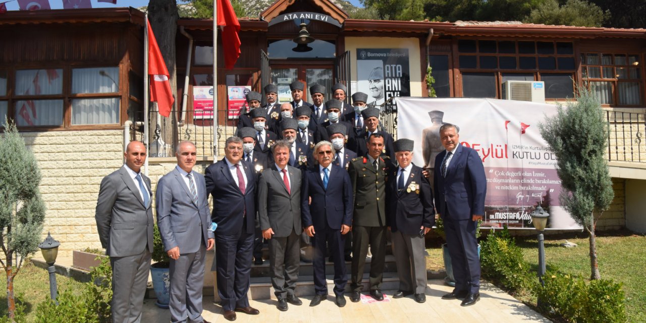 KURTULUŞUN 99. YILI ATA’NIN İZMİR’E BAKTIĞI YERDE KUTLANDI