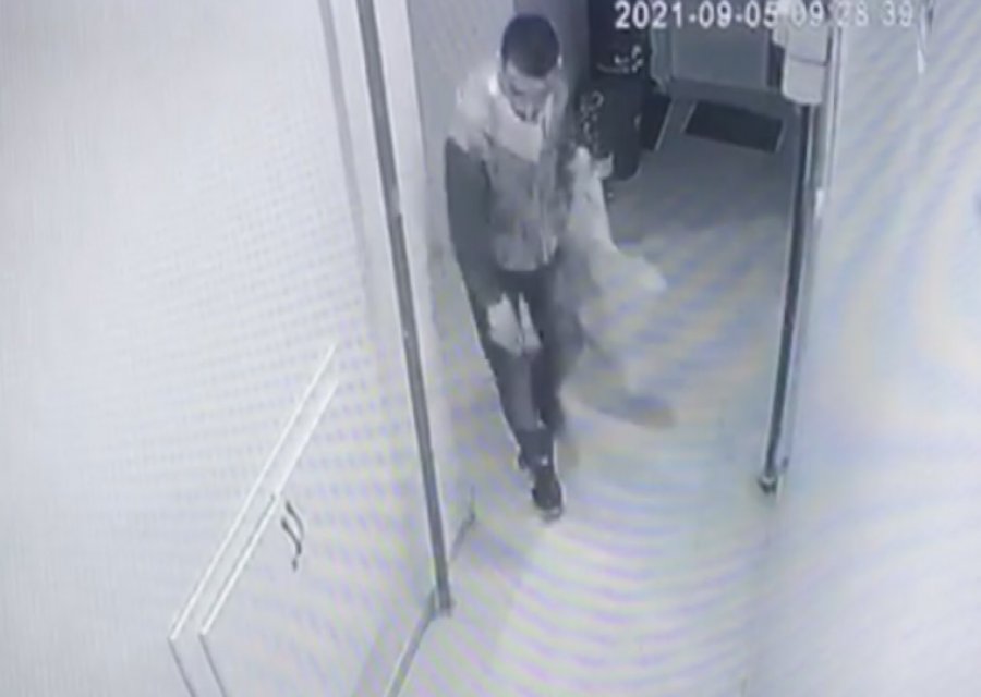 Kadın Ayakkabılarını Çaldı!