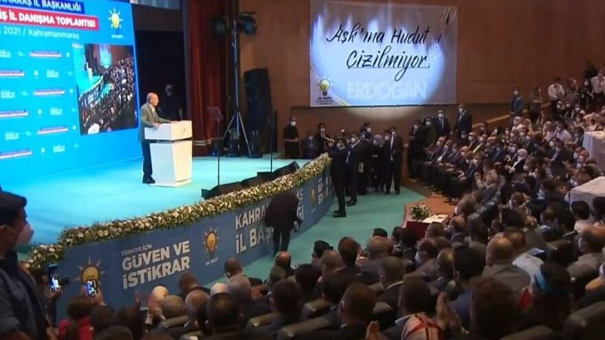 'Hudut namustu' tartışması alevleniyor! AKP’den dikkat çeken hudut pankartı