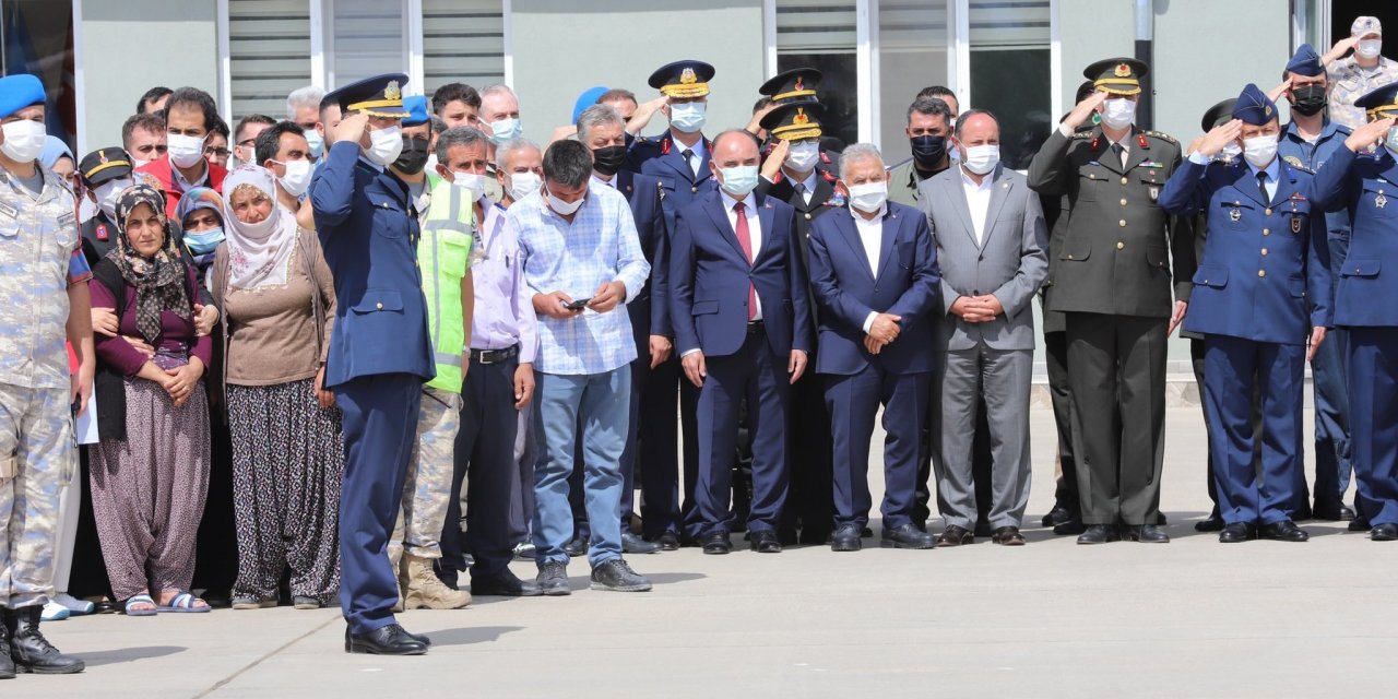 İDLİB SALDIRIDA HAYATINI KAYBEDEN Piyade  Uzman Çavuş, Mücahit Sınırtepe’nin cenazesi Kayseri’ye getirildi.