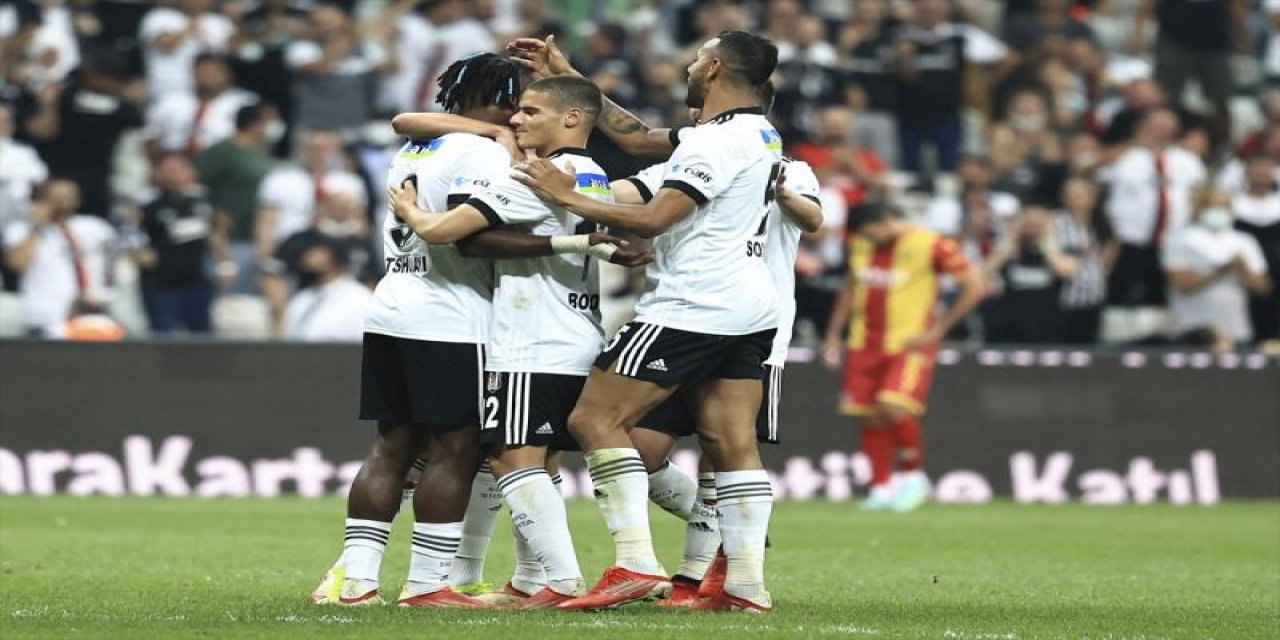 Beşiktaş , Süper Lig 'in 4. haftasında konuk ettiği Yeni Malatyaspor'u 3-0 mağlup etti.