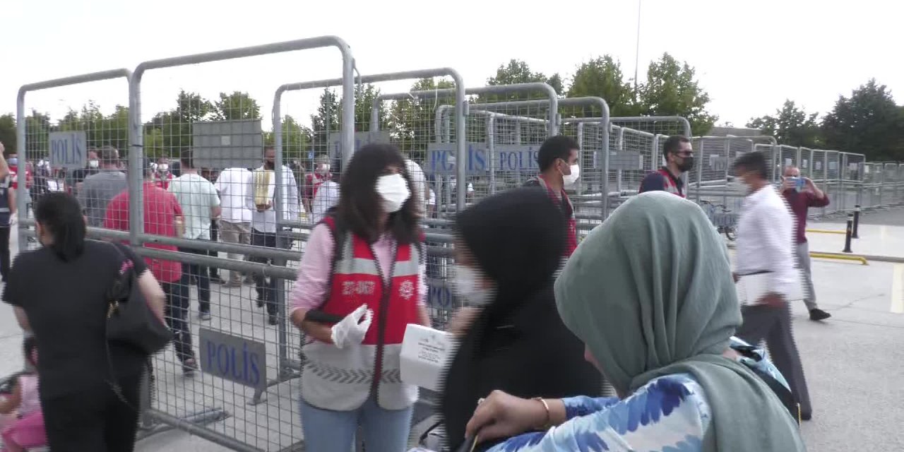 Abdurrahman Dilipak’ın önderlik etti: "SİZ HANGİ MİKROBA AŞI YAPTINIZ?"