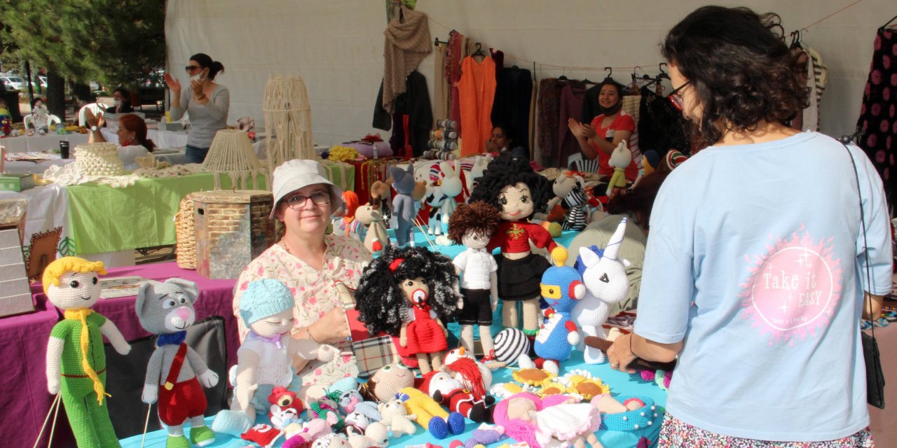 ÇANKAYA BELEDİYESİ'NCE DÜZENLENEN "EL EMEĞİŞENLİĞİ" DEVAM EDİYOR