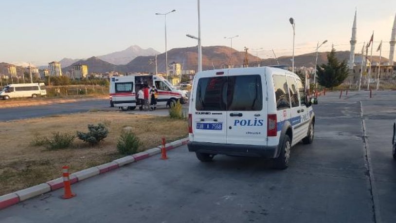 Kayseri'de akaryakıt istasyonunda bıçaklı 'yan bakma' kavgası kanlı bitti