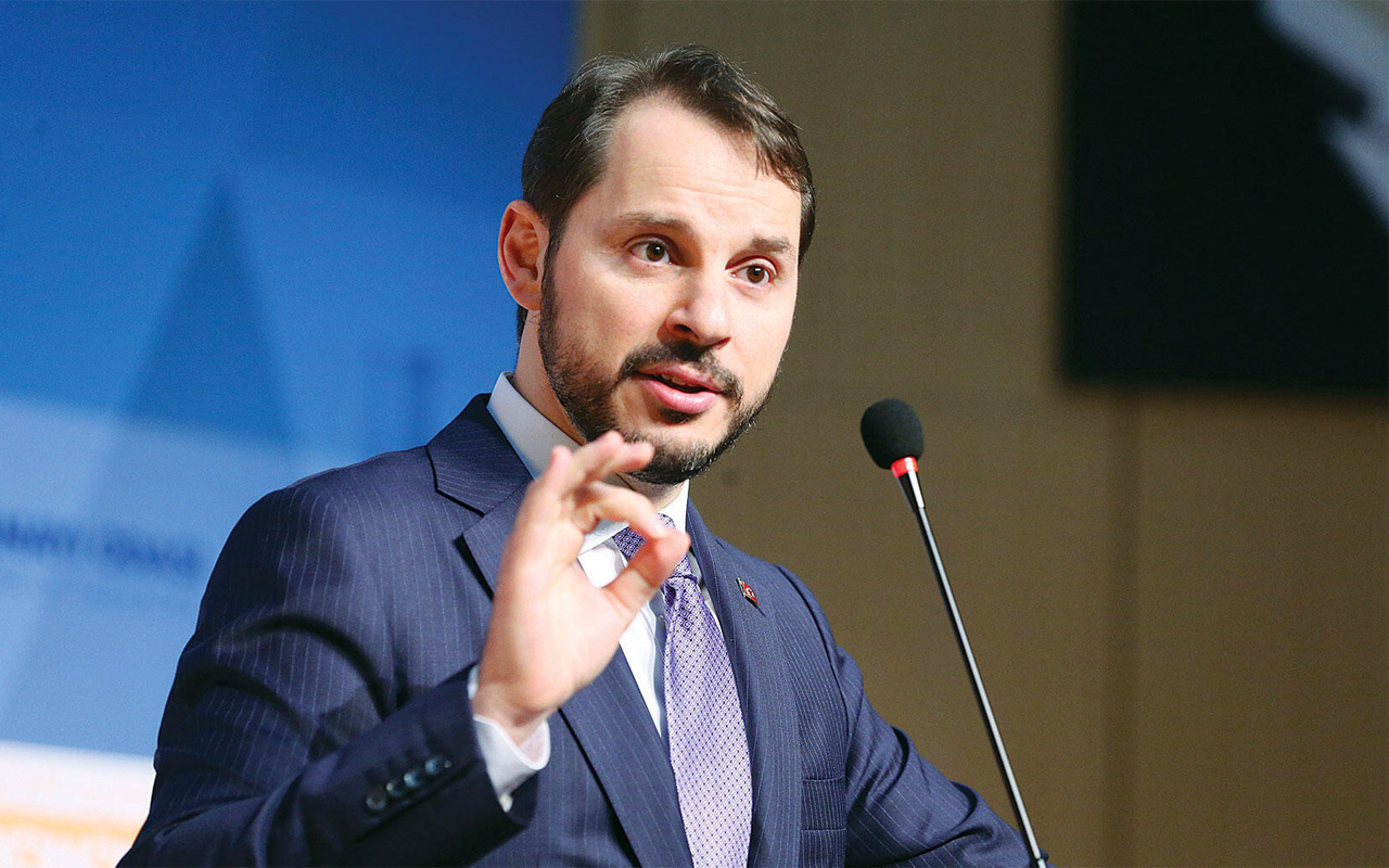 Hazine ve Maliye Bakanlığı görevinden 'affını' istedikten sonra gözden kaybolmuştu... Berat Albayrak aylar sonra böyle ortaya çıktı